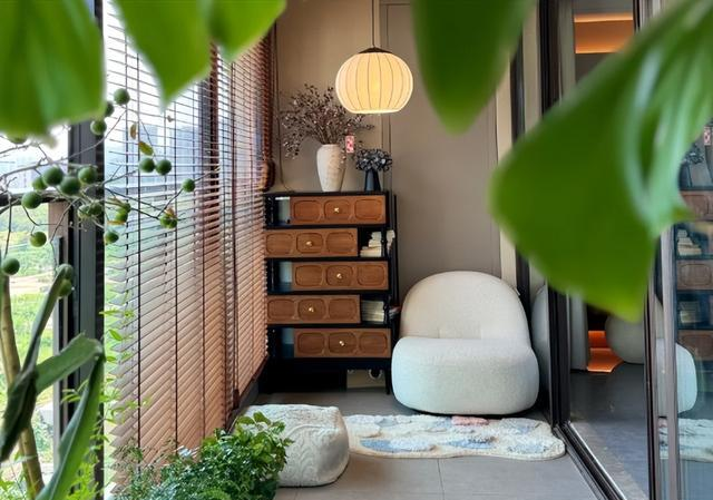 2023阳台装修神操作:封一半留一半,初看懵懂,入住后惊叹太聪明! 2023阳台装修神操作:封一半留一半,初看懵懂,入住后惊叹太聪明!