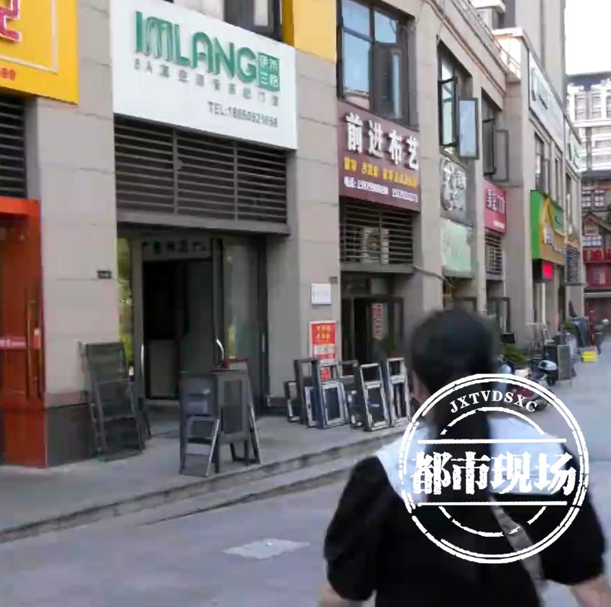 花1.8万封阳台,景观落地窗竟致全家头晕呕吐!商家嚣张回应引众怒 花1.8万封阳台,景观落地窗竟致全家头晕呕吐!商家嚣张回应引众怒