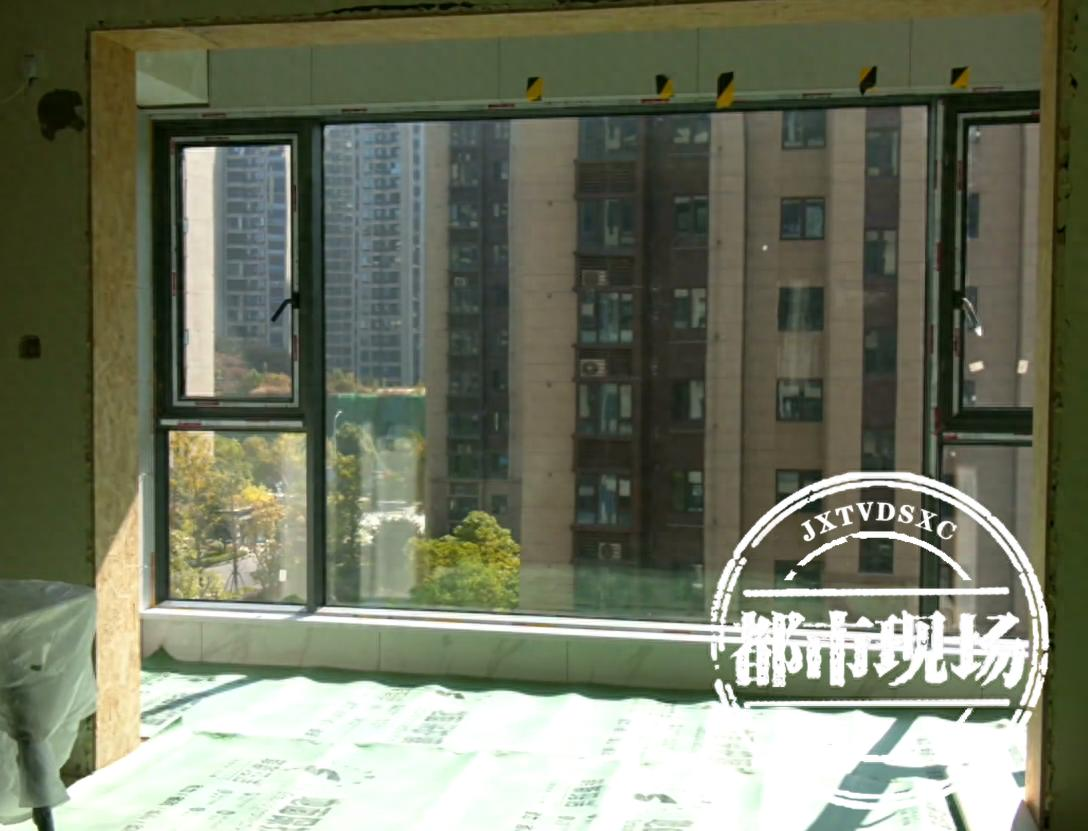 惊爆!花1.8万封阳台装落地窗,全家头晕反胃,商家竟称“正常”? 惊爆!花1.8万封阳台装落地窗,全家头晕反胃,商家竟称“正常”?