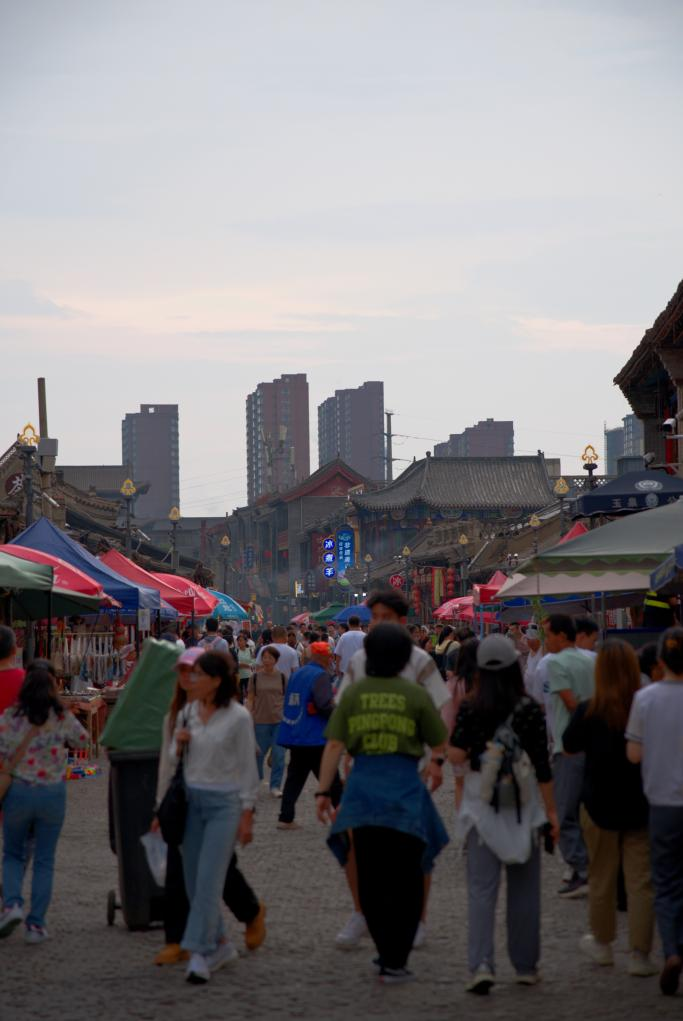 塞上老街烟火气:呼和浩特文旅新地标,千年古街焕发青春活力 塞上老街烟火气:呼和浩特文旅新地标,千年古街焕发青春活力